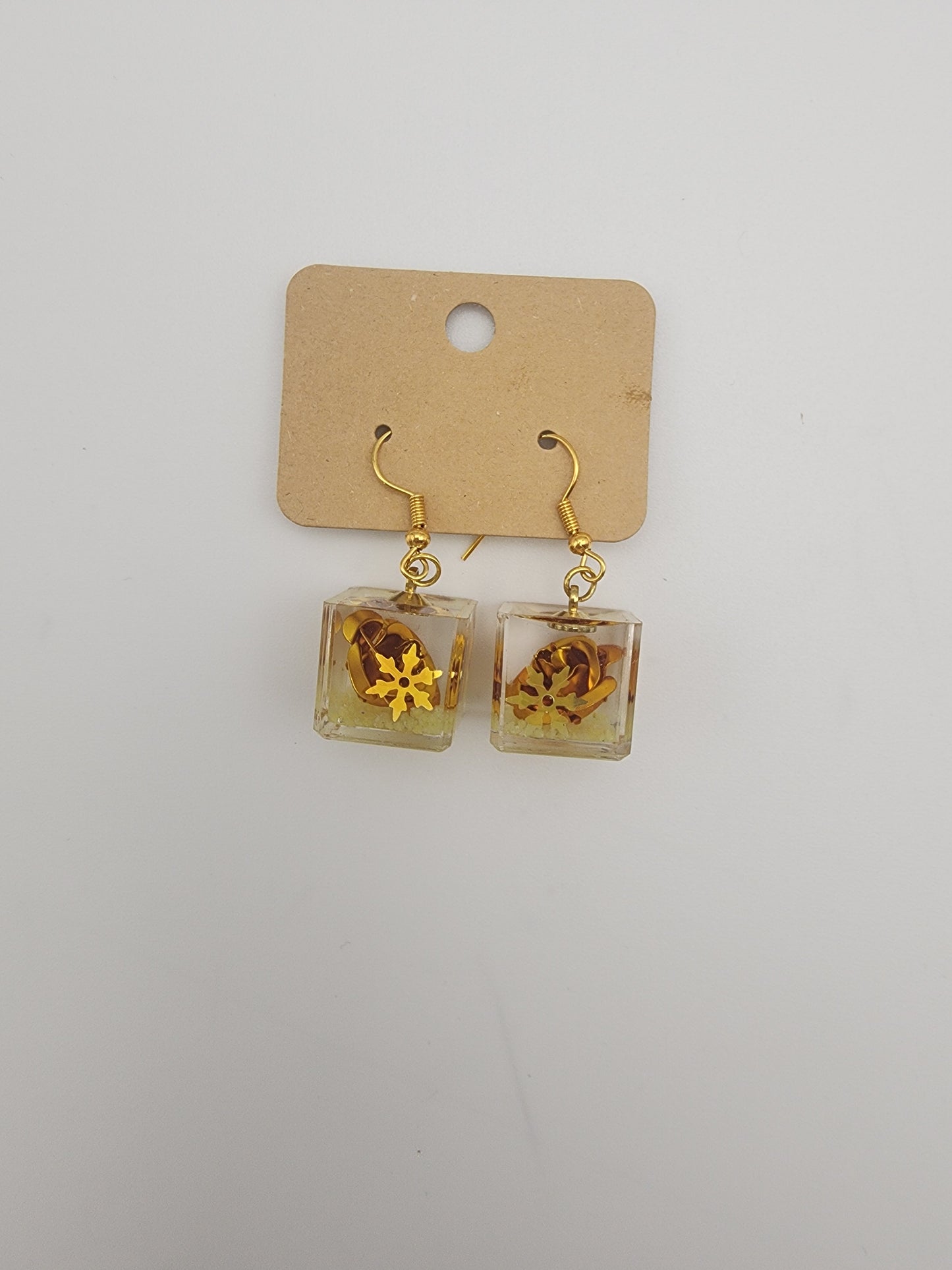 Luminous rose earrings