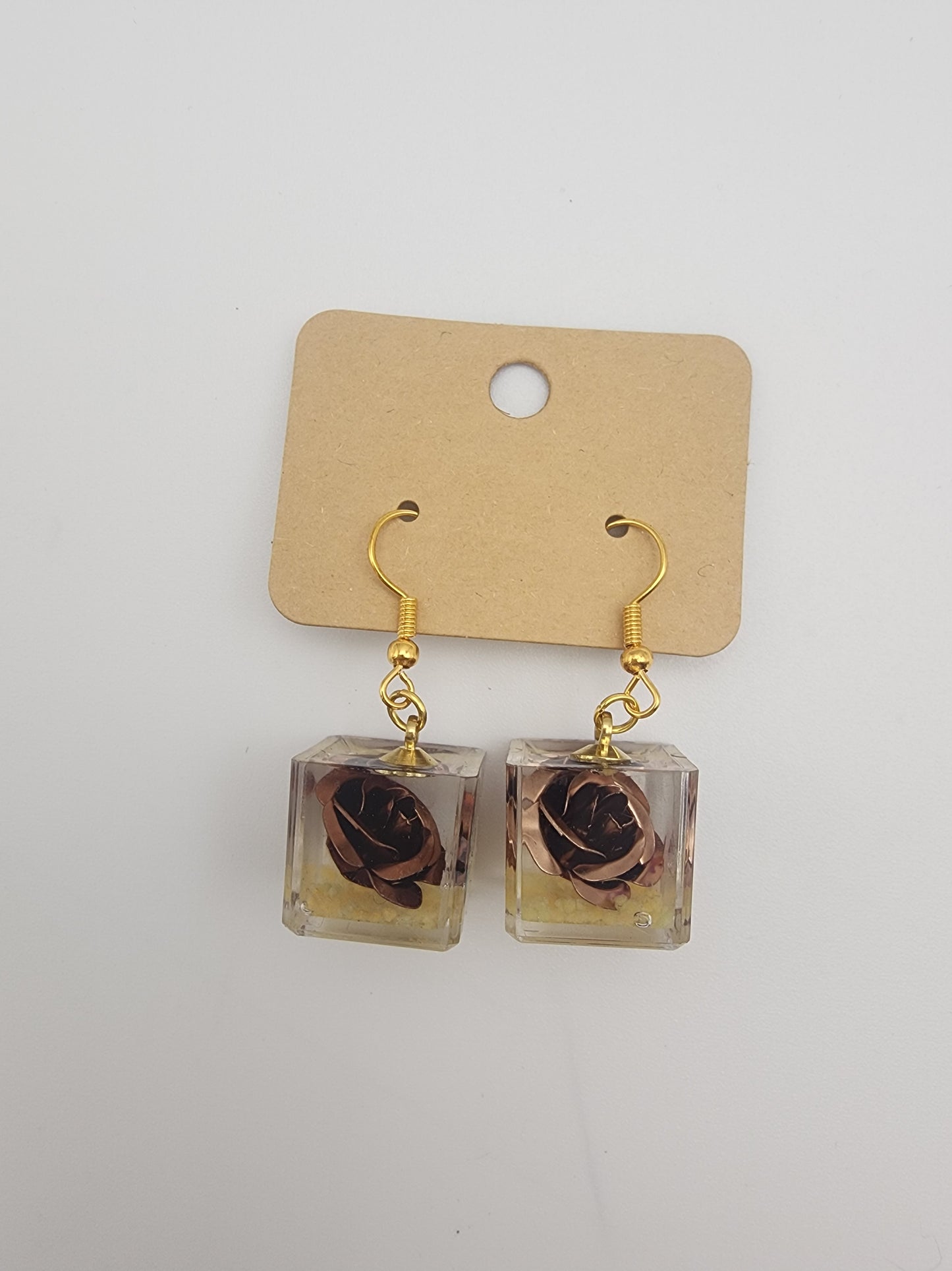 Luminous rose earrings